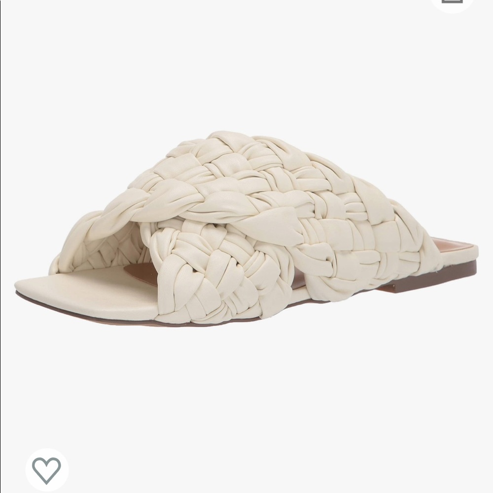 Off white 8.5 Steve Madden Women's Marina Flat Sandal